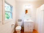 Guest cottage en suite bathroom with tub/shower
